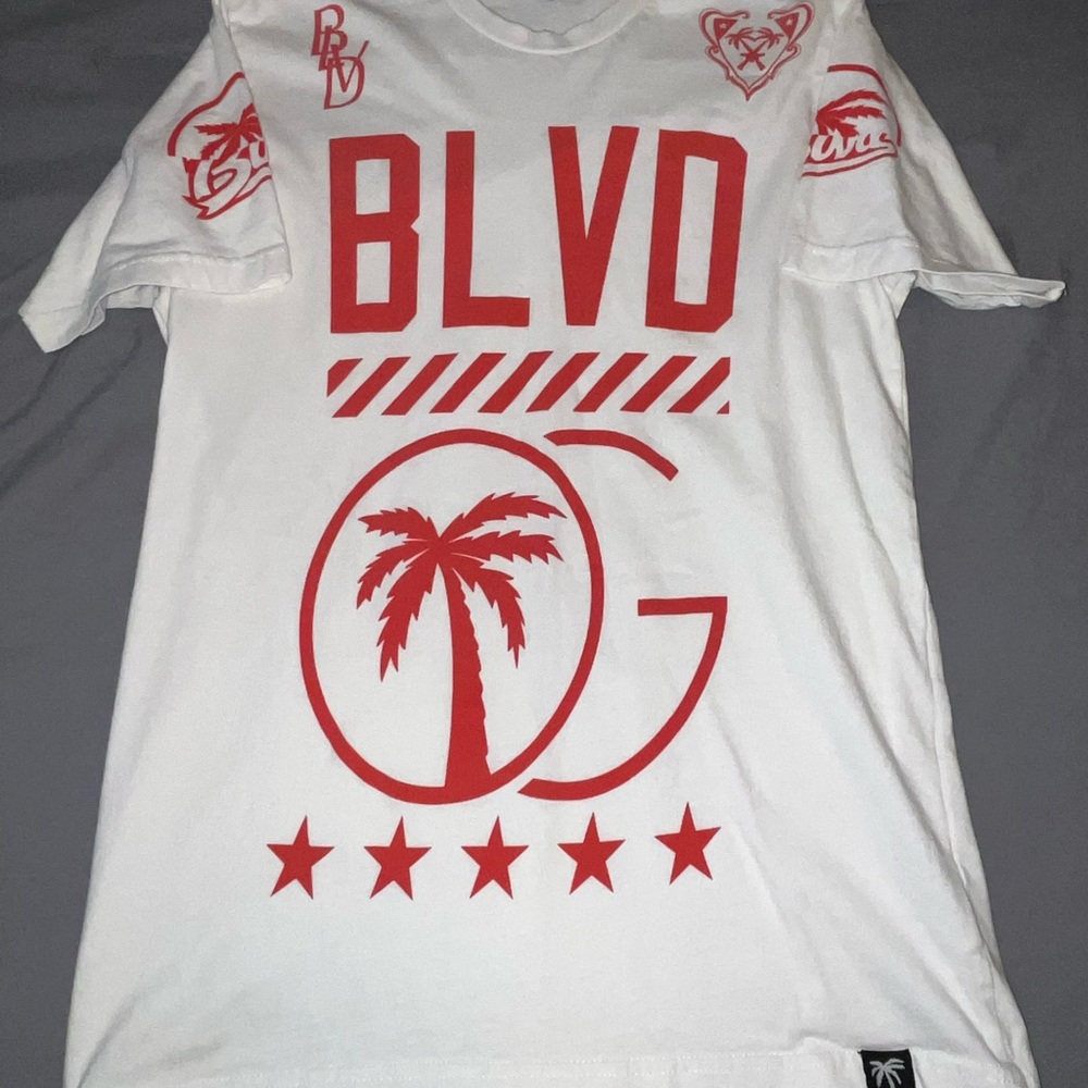BLVD Supply white graphic tshirt. Size Small